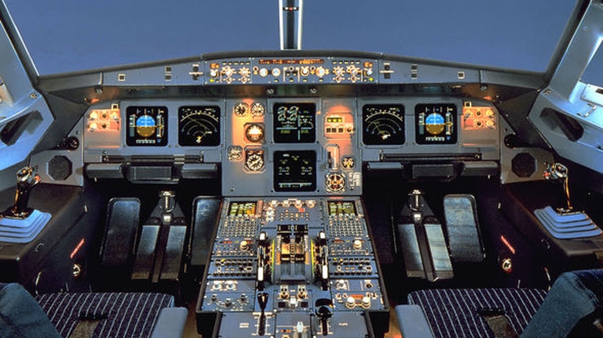 First ever female commercial pilot from Afghanistan 