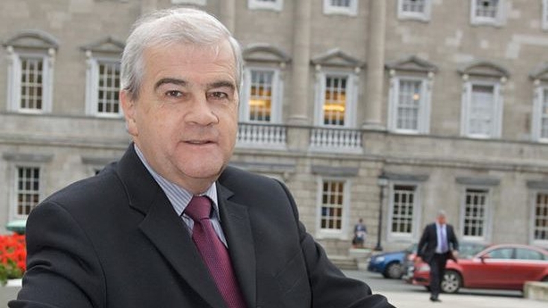 Jim Walsh informed the Fianna Fáil leader