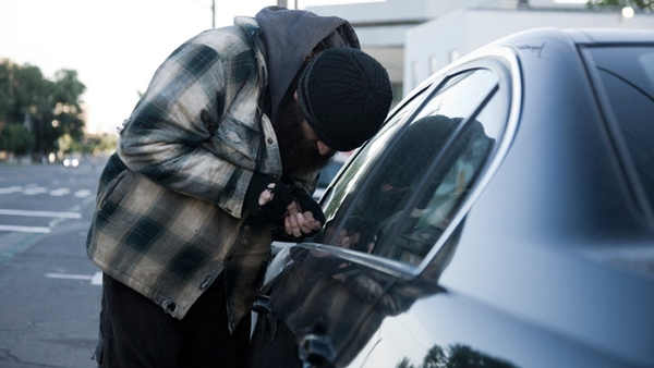 'They wanted me to meet down an alleyway in Southill with €750, o