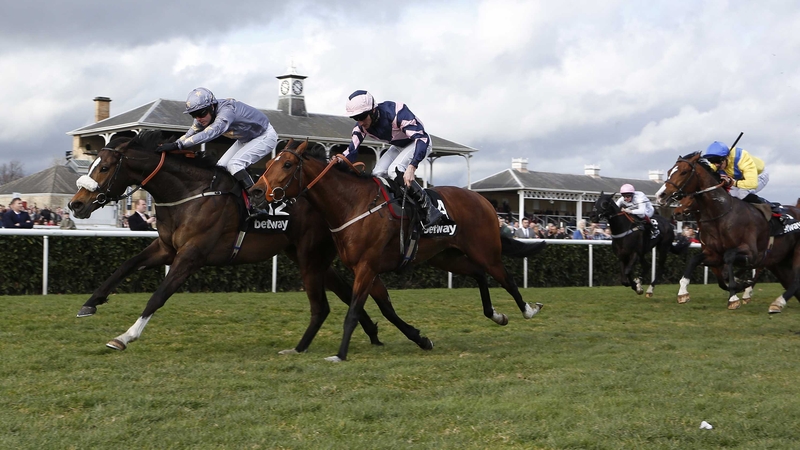 The nosebanded Gabrial wears down Mondialiste on Town Moor