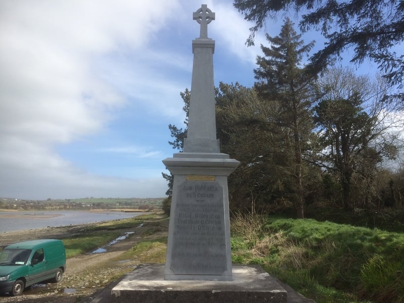 An leacht chuimhneacháin i gCill Orglan, Co. Chiarraí ar thubaiste Bhaile Uí Chíosáin 1916