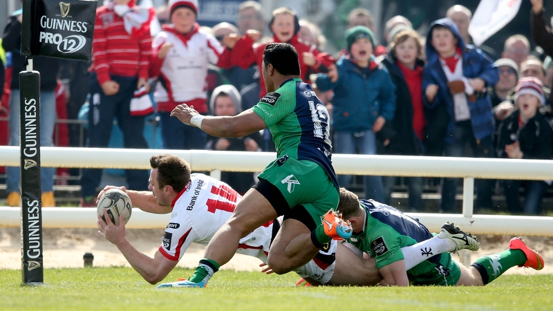 Tommy Bowe scores one of his two tries for Ulster
