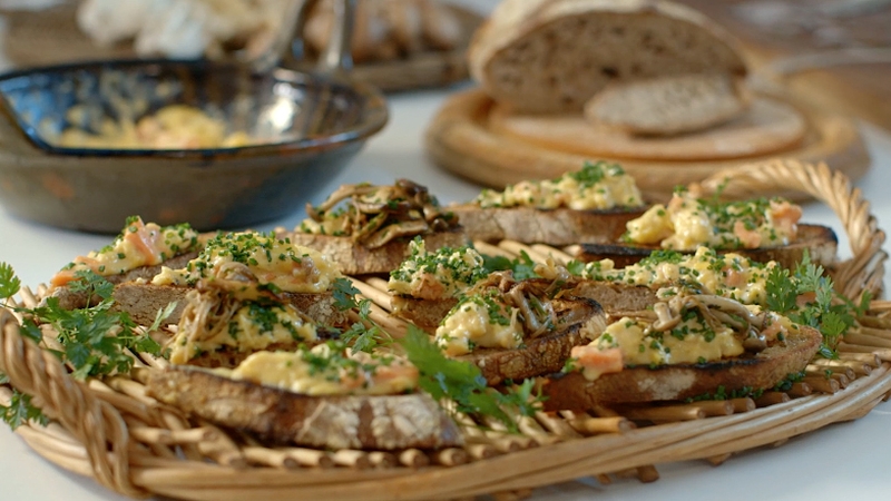 Scrambled Eggs with Smoked Salmon on Grilled Sourdough Bread