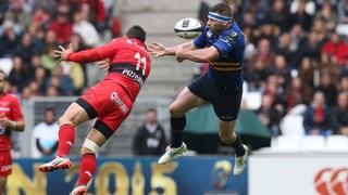 Toulon's Bryan Habana and Leinster's Fergus McFadden contest a high ball