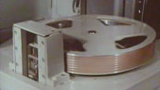 The device used to play 'Donnell Abú' from the television documentary 'A Road 50 Years Long' from 1…