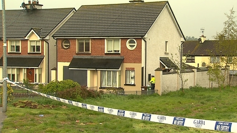 An teach inar sáthadh an fear aréir