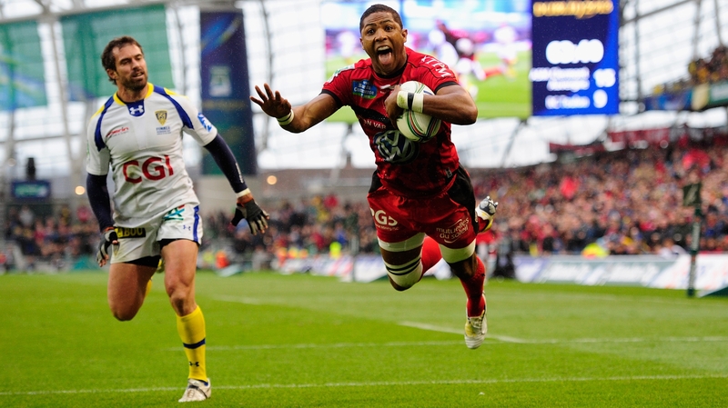 Toulon's Delon Armitage dives in for the match-winning try against Clermont in the 2013 Heineken Cup final