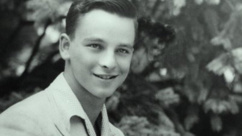 Stephen Sondheim's cover portrait on the Sondheim Sings Volume 11 1946-1960 album