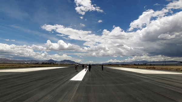 Yesterday the civil aviation authority in Sanaa announced it would temporarily reopen the airport