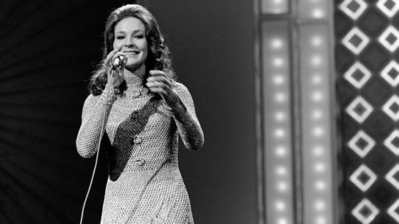 Sandie Jones (1972)