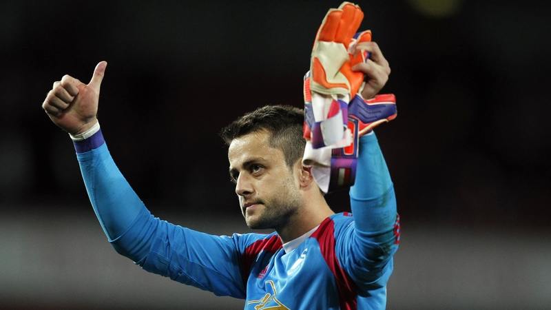 Lukasz Fabianski acknowledges the crowd at the final whistle