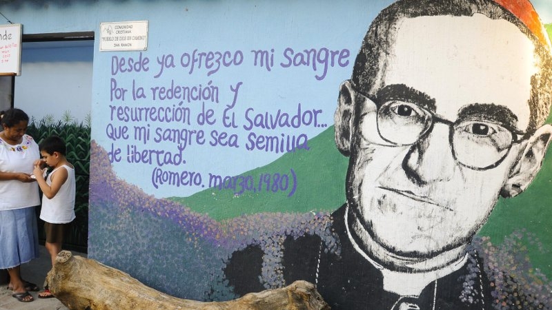 Mural depicting Archbishop Oscar Romero
