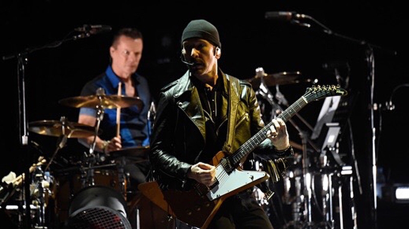 The accident happened during the performance of I Still Haven't Found What I'm Looking For at the close of the show at the Rogers Arena