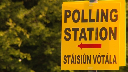 Fianna Fáil and Sinn Féin each show a small but continued decline