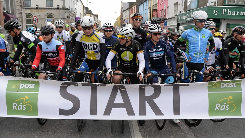The riders assemble at the start line in Tipp