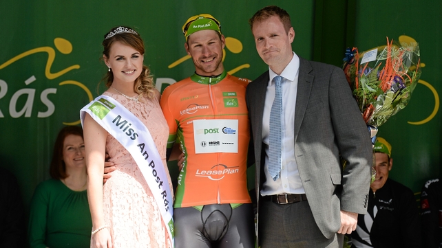 Kruopis receives the LeasePlan Stage Jersey