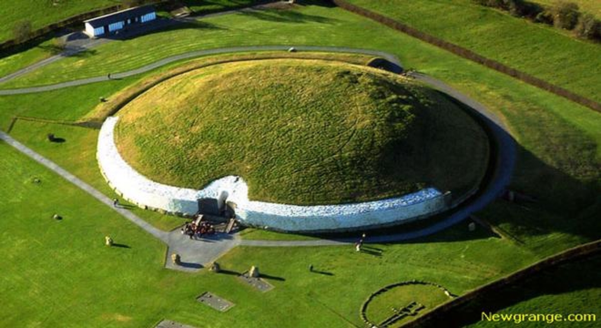 Crowds gather at Newgrange despite weather
