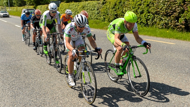 The leading group as they make their way thorugh Dunleer