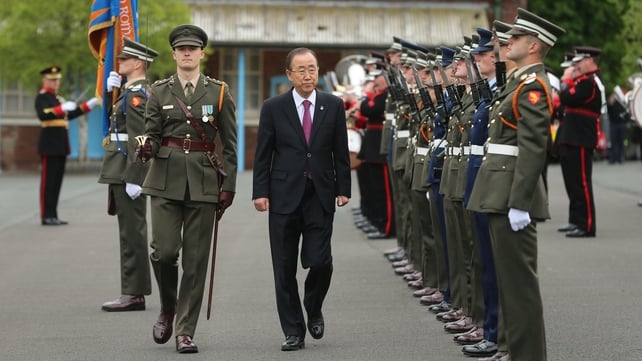 Mr Ban visits the Defence Forces Training Centre in the Curragh