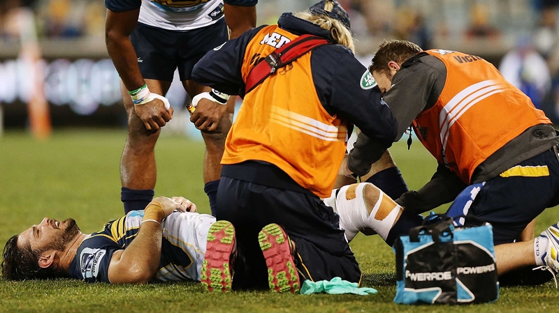 Carter, who started 11 tests for Australia last year, required lengthy treatment on the pitch at Canberra Stadium