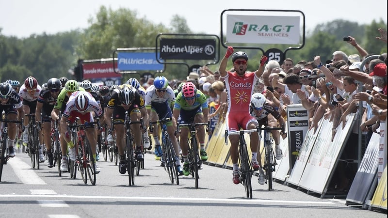 Nacer Bouhanni crosses the line first in Villars-les-Dombes