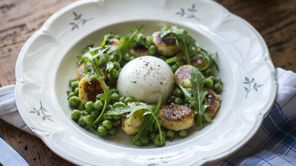Pan-Fried Gnocchi with Peas and Mozzarella