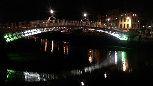 The Ha'penny Bridge at night, Co Dublin (Pic: Marie Winstanley)