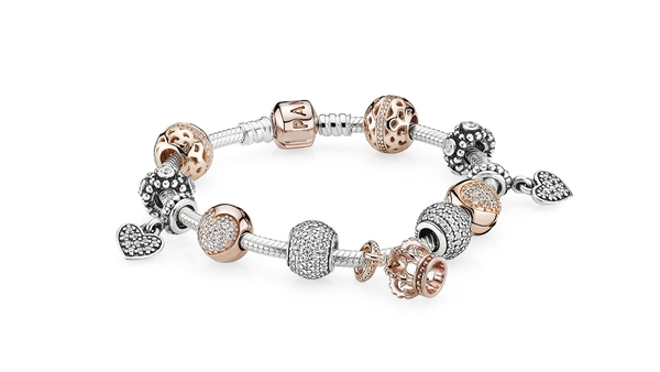 Win! €250 PANDORA voucher!