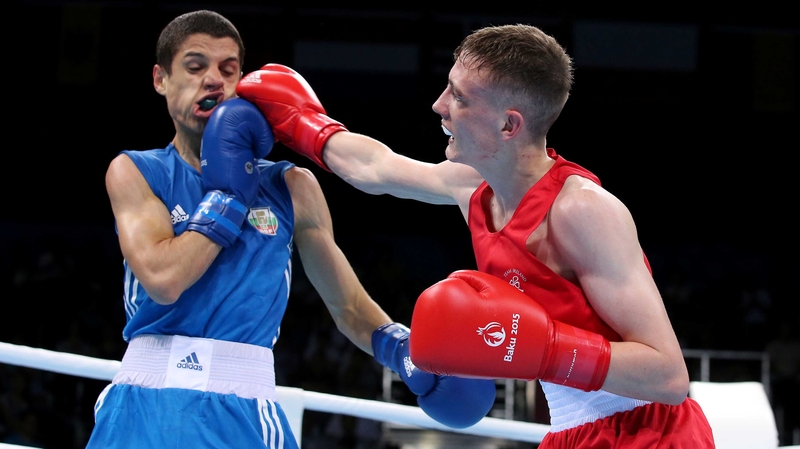 Brendan Irvine in action against Tinko Banabakov