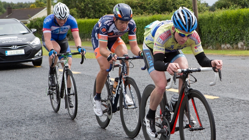 Damien Shaw (L) in action in the 2013 race