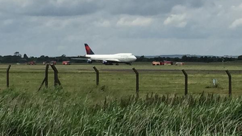 The plane landed safely at Shannon Airport (Pic: Colin Twomey)