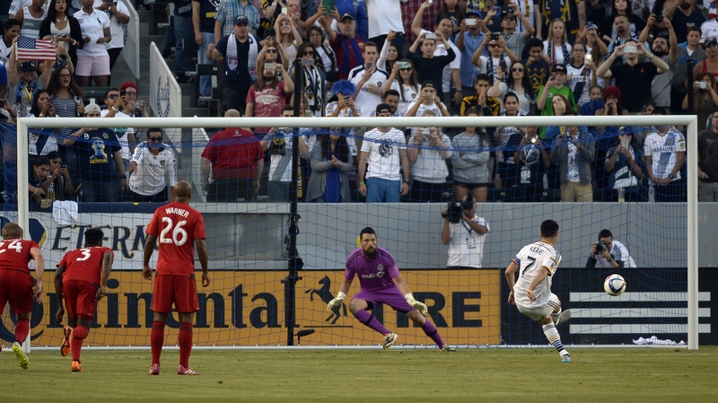 Robbie Keane scored an early penalty for LA Galaxy