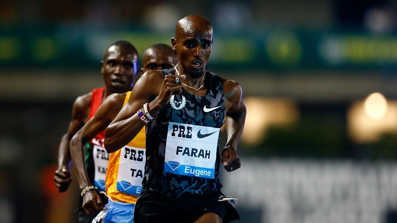 Mo Farah leads the pack during the 10,000m at the IAAF Diamond League Prefontaine Classic