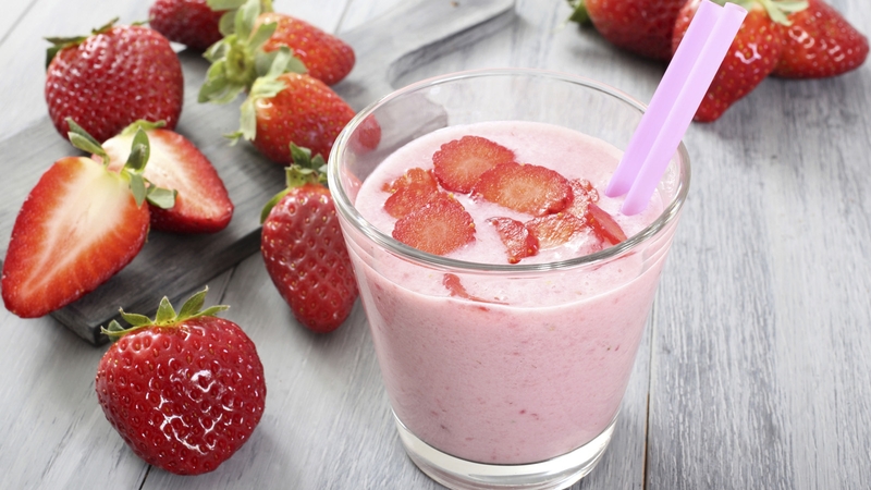 Summer strawberry smoothie