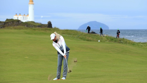 Pettersen takes lead as Meadows misses cut