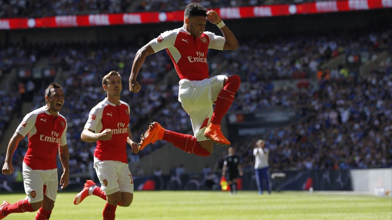 Alex Oxlade-Chamberlain looks set to join Chelsea