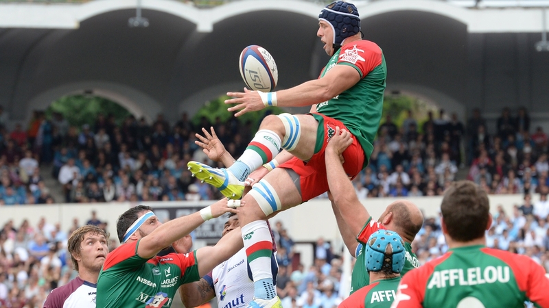 Mark Chisholm claims line-out ball for Bayonne