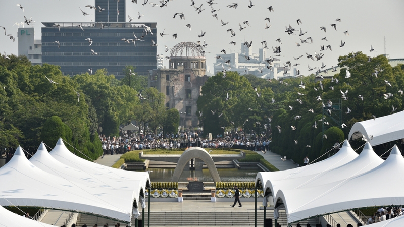 Comóradh ar bhuamáil Hiroshima sa tSeapáin