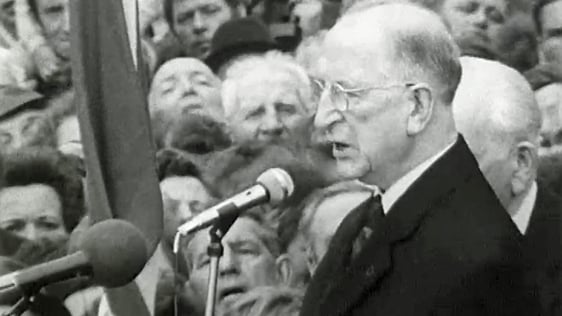 Éamon de Valera Retires (1973)