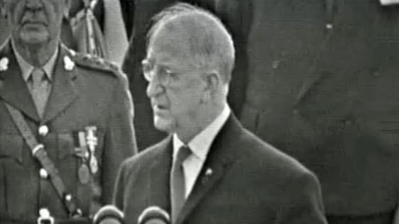 Éamon de Valera Welcomes JFK (1963)
