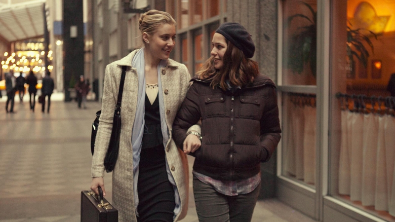 The chemistry between Lola Kirke and Greta Gerwig is excellent