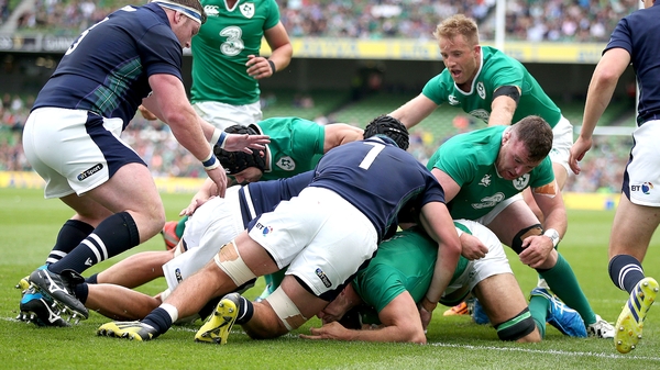 Chris Henry scores for Ireland