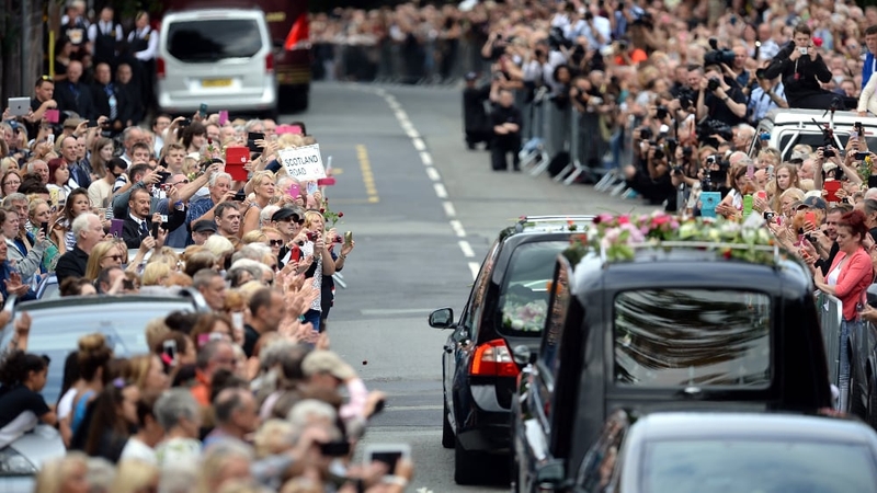 Sochraid Cilla Black i Learpholl