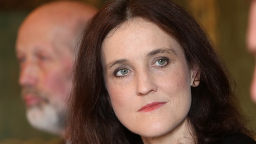 Theresa Villiers says the PSNI should be allowed to continue its investigation into the killings of Kevin McGuigan and Jock Davison
