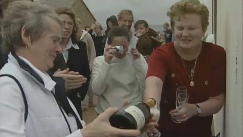 Muintir Ghabhla ag ceiliúradh