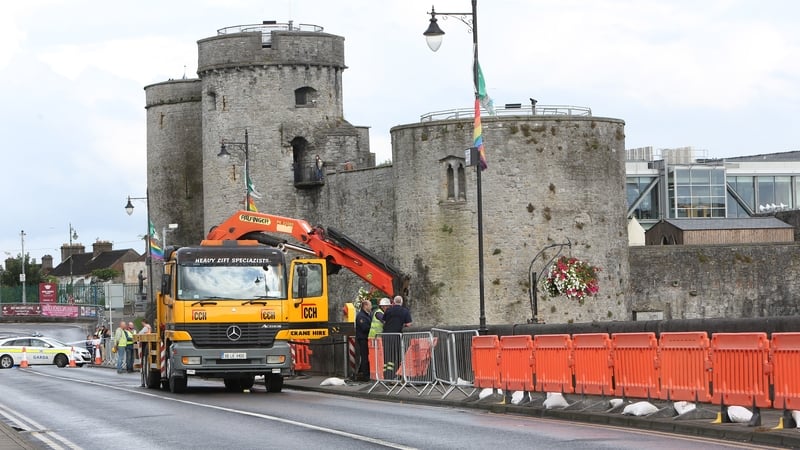The two men were specialist workers employed by Irish Bridge
