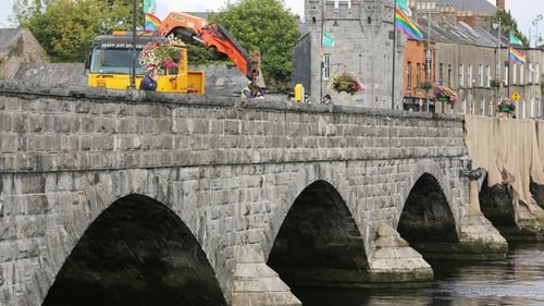 Brian Whelan and Timothy O'Herlihy drowned when the steel cage they were working in collapsed into the Shannon