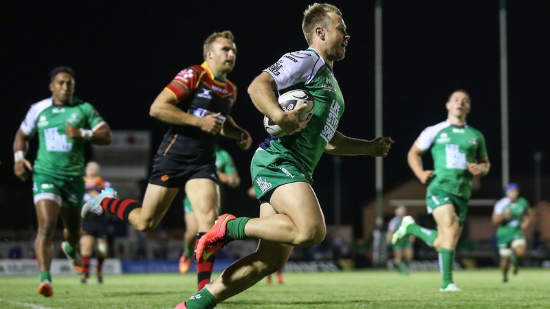 Fionn Carr runs to the line to score the vital try late on