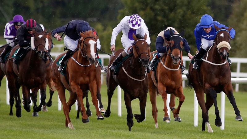 Anamba (R) wins the Ballylinch Stud EBF Fillies Maiden at Leopardstown