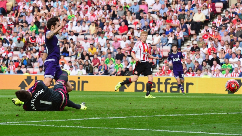 Spurs' Ryan Mason beats goalkeeper Costel Pantilimon to score the game's only goal